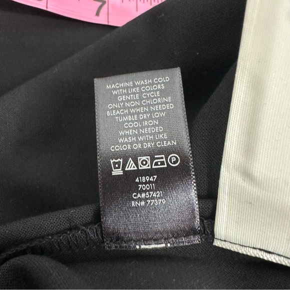 Ann Taylor Women’s size 0 Black Sheath Cutout Scallop Neck Dress NEW - Picture 13 of 13